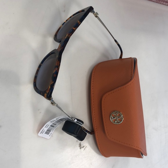 TORY BURCH SUNGLASSES - Picture 5 of 8